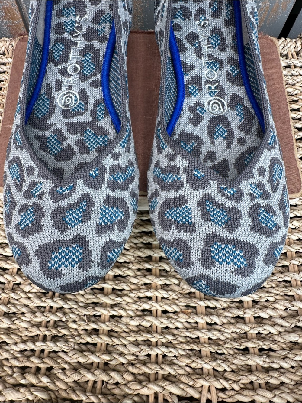 Rothy's The Flat Grey Spotted Retired Sz 8 - Picture 4 of 14